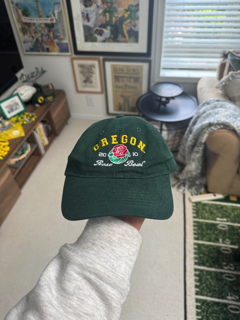 *VINTAGE & RARE* Oregon Ducks 2010 Rose Bowl Strapback in Dark Green